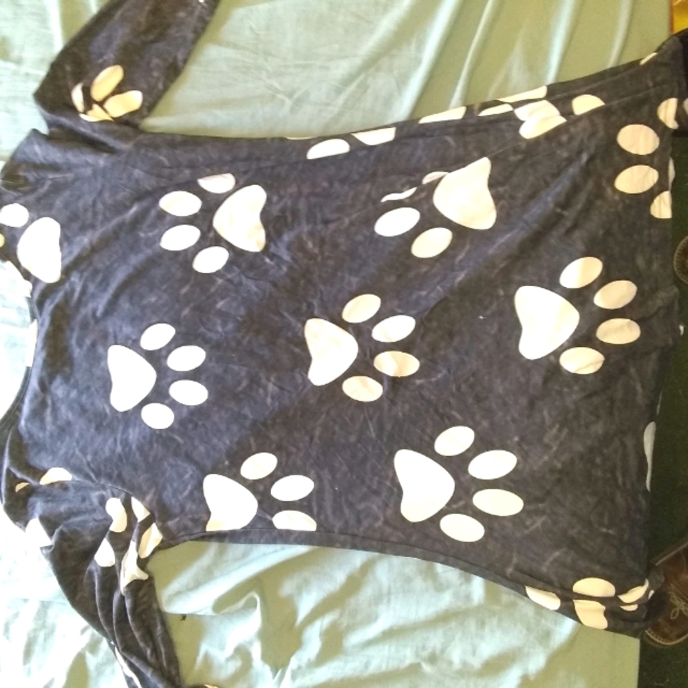 Puppy paw print shirt